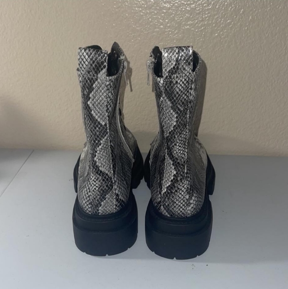 Boots - Picture 3 of 4